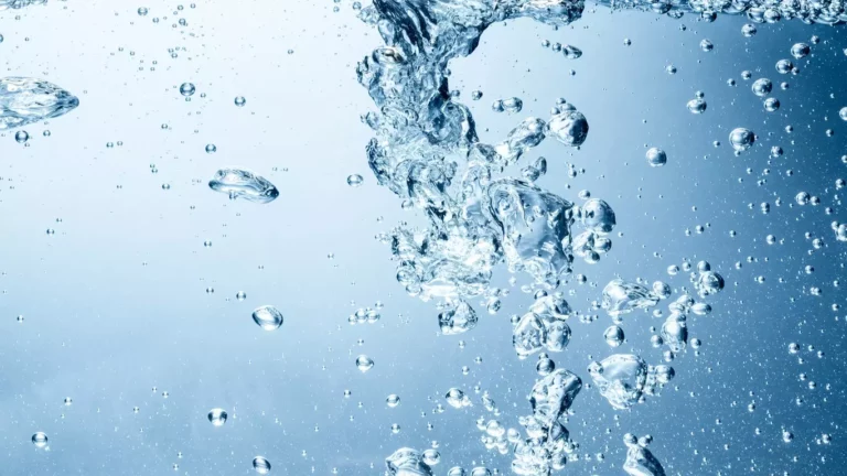 Water zuiveren of ontkalken: wat is het verschil?