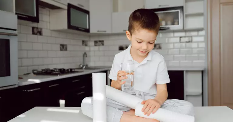 Comment nettoyer votre filtre à eau ? (Et à quoi devez-vous être attentif ?)