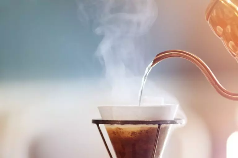 Goût du café : l’eau du robinet a-t-elle une importance ?