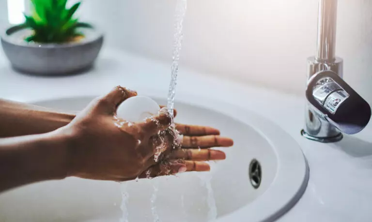 Was uw handen niet stuk: zo houdt u ze mooi zacht